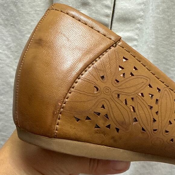 Baretraps Memory Foam Mariah Women's Size 7 Caramel Flats Slip On Shoes - Picture 11 of 12